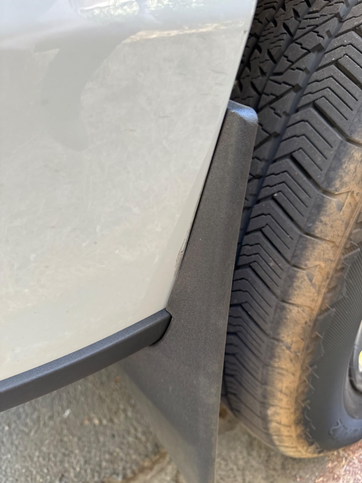 Solid mud flaps