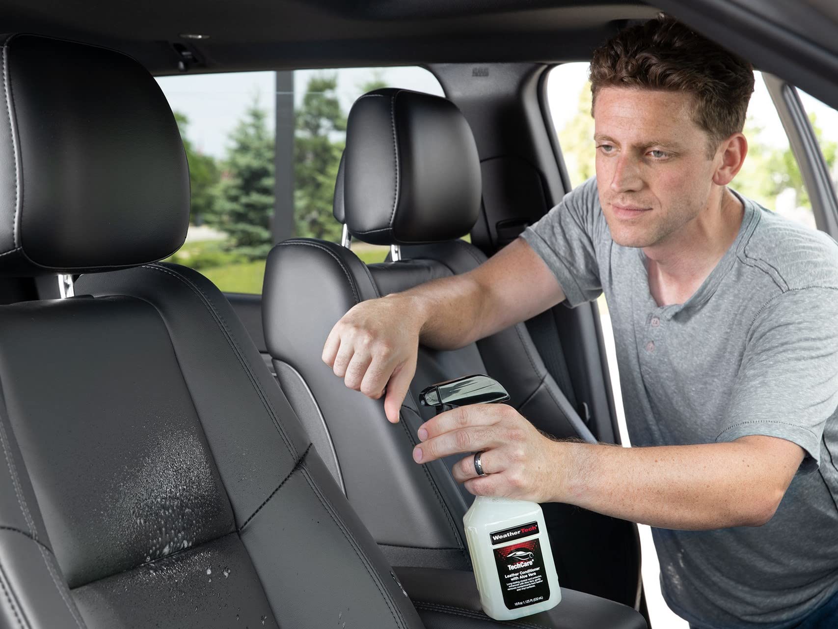 weathertech-techcare-leather-conditioner-with-aloe-vera-cleans-and-protects-auto image 3