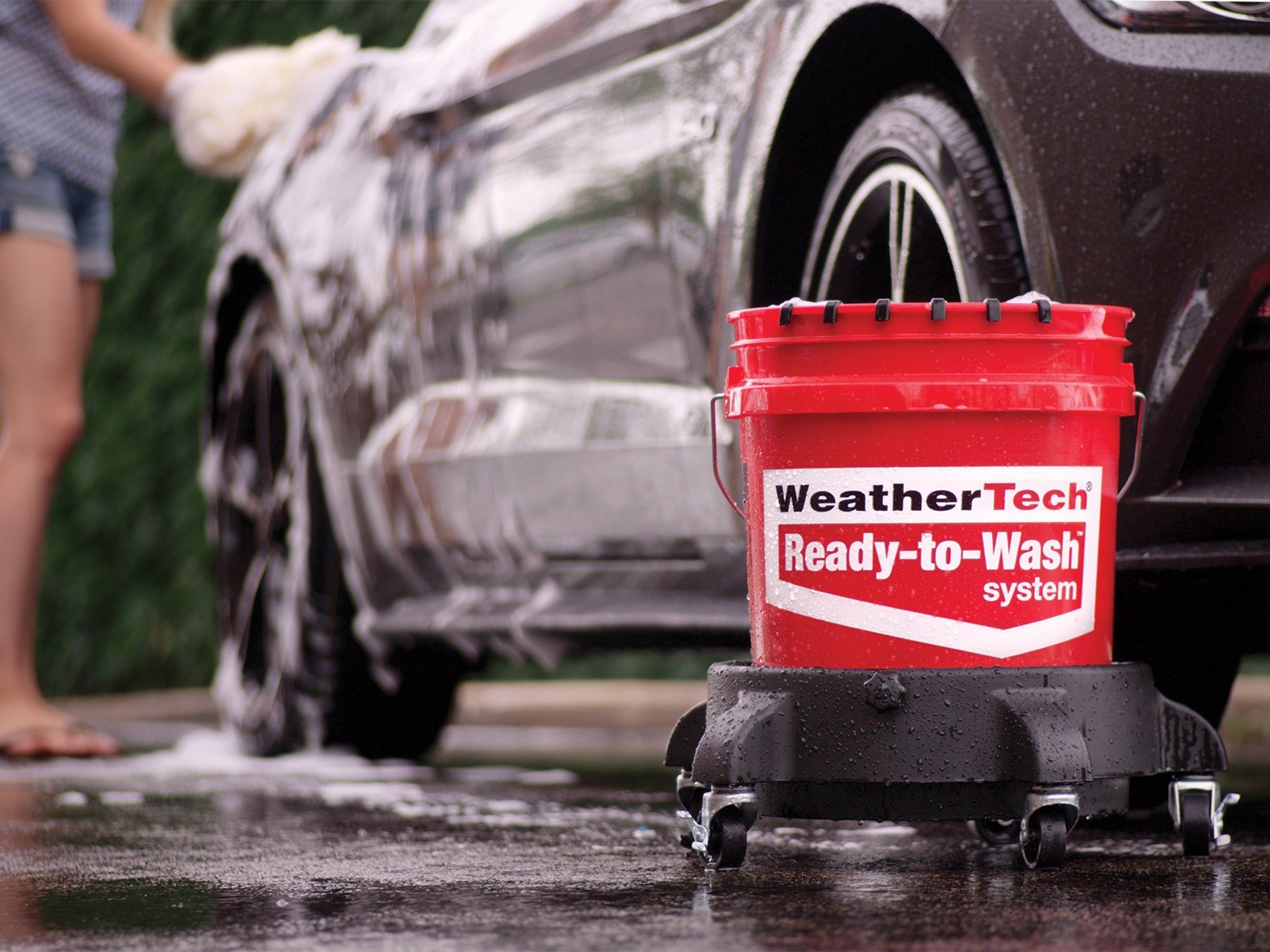weathertech-ready-to-wash-bucket-system-heavy-duty-rolling-wash-bucket-with-grit image 2