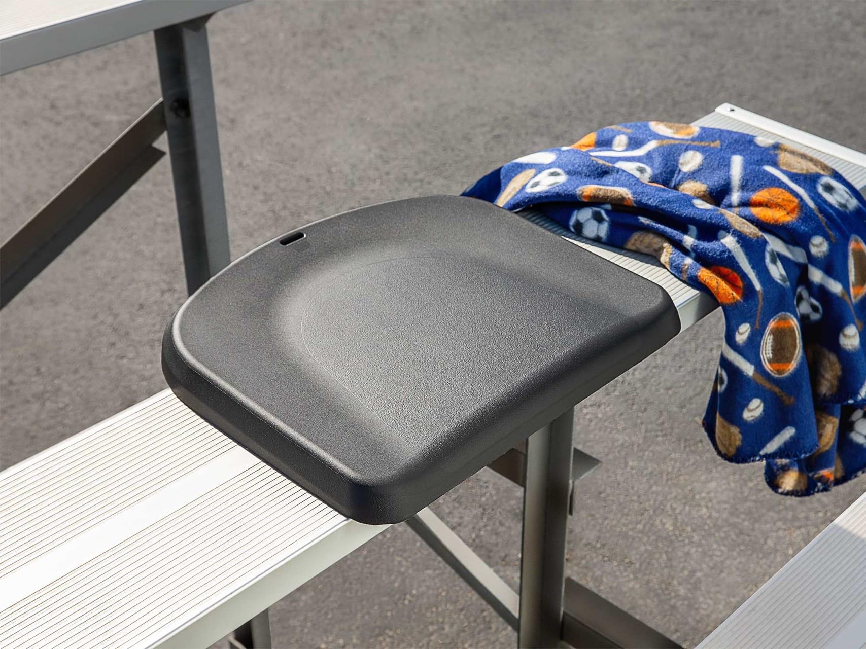 weathertech-81afs01-seat-cushion-portable-stadium-bleacher-cushion-17-2-x-15-4 image 3