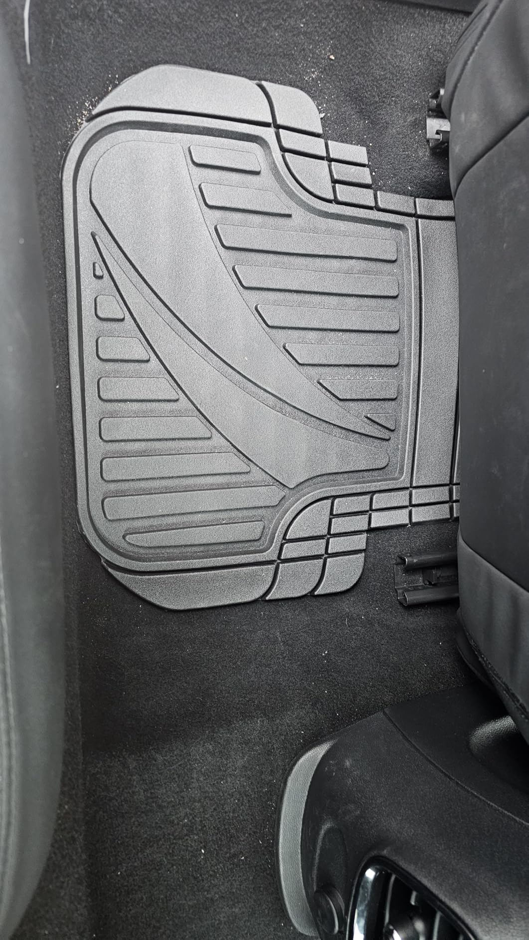 Nice mats, but the trim lines are misleading