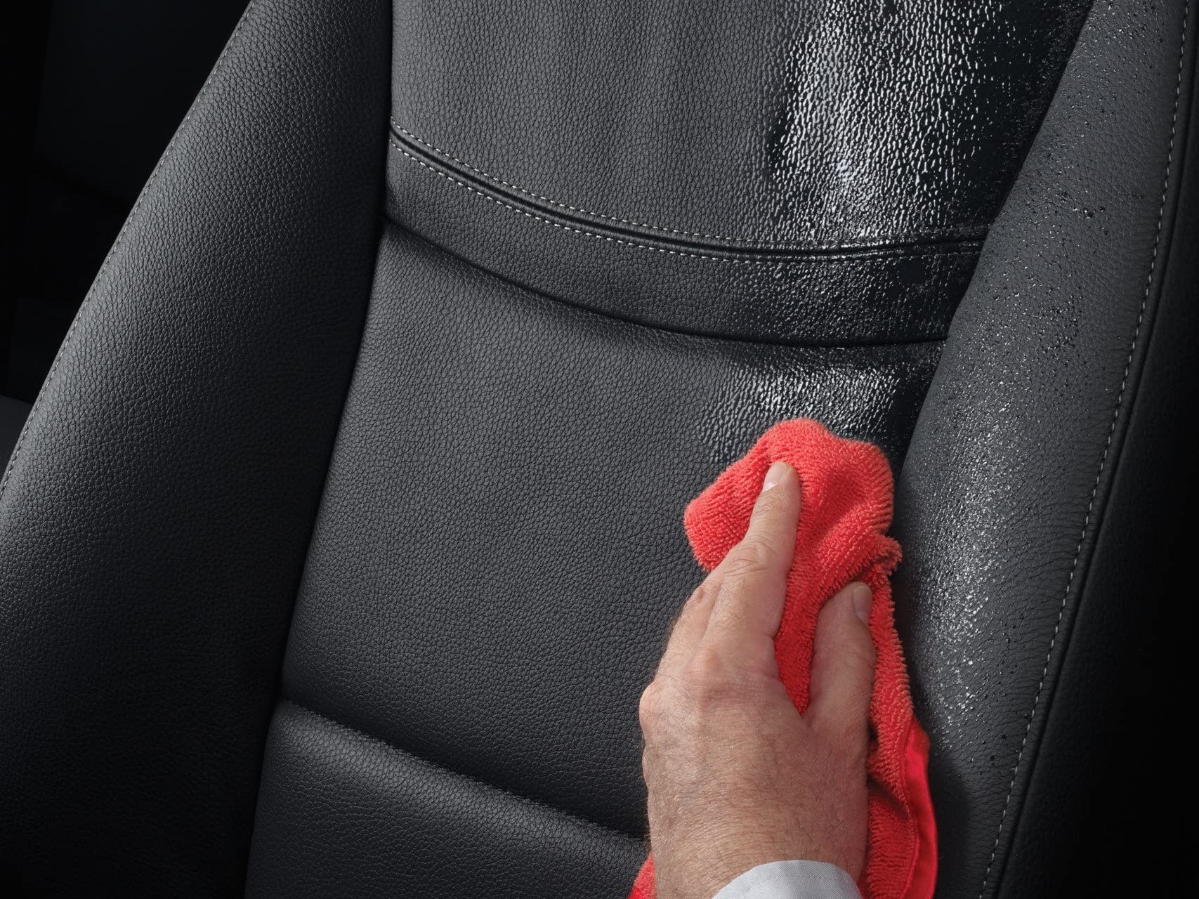 weathertech-techcare-leather-conditioner-with-aloe-vera-cleans-and-protects-auto image 5